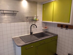 Fridge, microwave, oven, dishwasher