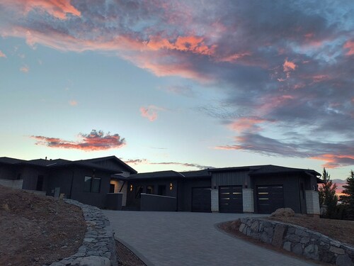 South Reno Stunning New Custom Home