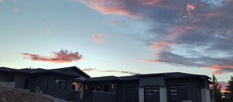 South Reno Stunning New Custom Home