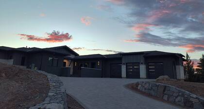 South Reno Stunning New Custom Home