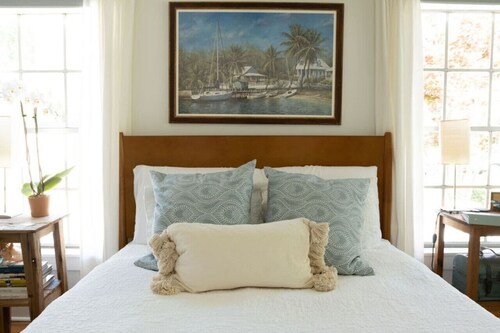 The Fairhope Bay Room