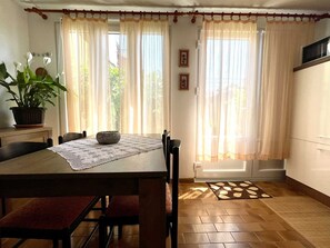 تناول الطعام