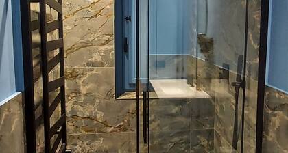 Deluxe Suite con Terrazzo a due Passi dal Corso Vittorio Emanuele