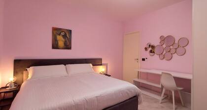 Deluxe Suite con Terrazzo a due Passi dal Corso Vittorio Emanuele