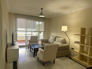 Smart TV - Ubicación Excelente, Cerca de Todo, de la Playa, del Paseo Marítimo, Comercios (Marbella)