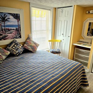 3 bedrooms, internet, bed sheets