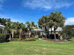 Property grounds - Popular Resort Setting in Rosedale Golf and Country Club (Bradenton)