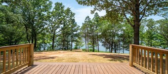Nordin`s Lake House Newly Renovated, Peaceful Lakefront Hideaway on Delaware Bay, Sleeps 10