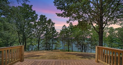 Nordin`s Lake House Newly Renovated, Peaceful Lakefront Hideaway on Delaware Bay, Sleeps 10