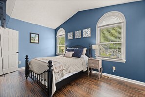 3 室のベッドルーム、WiFi、ベッドシーツ