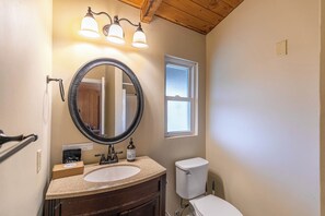 Cabin, Multiple Beds, Patio, Mountain View (Bear Valley) | Bathroom | Designer toiletries, towels, toilet paper - Bear Valley (Fleetwood)