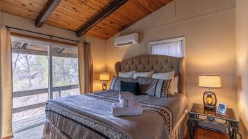 4 bedrooms, individually decorated, individually furnished, bed sheets