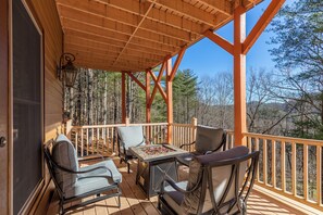 Property grounds - Moonlight Manor (Sugar Grove)