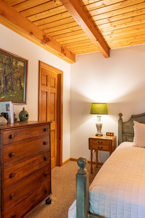 3 habitaciones, decoración personalizada y muebles diferentes 