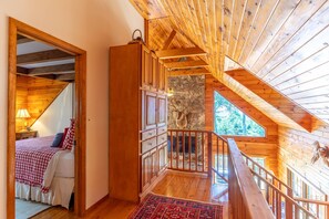 Cabin, Multiple Beds, Patio, Mountain View (Mountaintop at Yonahlossee Saddle) - Mountaintop at Yonahlossee Saddle (Boone)