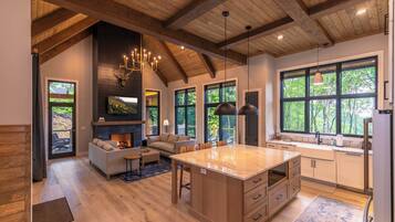 House, Berbilang Katil, Hot Tub, Mountain View (The HeartStone Lodge at Eagles Nest) | Bahagian dalam