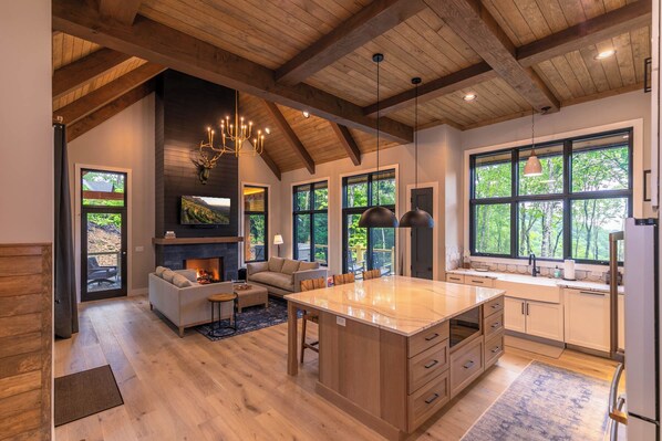 House, Multiple Beds, Hot Tub, Mountain View (The HeartStone Lodge at Eagles Nest) | Interior - The HeartStone Lodge at Eagles Nest (Elk Park)