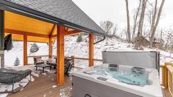 House, Multiple Beds, Hot Tub, Mountain View (The HeartStone Lodge at Eagles Nest) | Outdoor spa tub