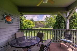 Outdoor dining - Chetola: Chestnut 8 (Blowing Rock)