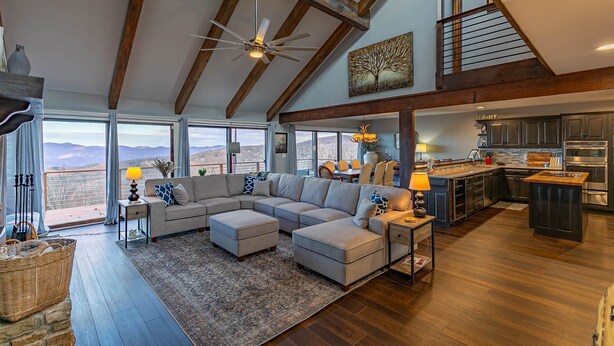 Maison, Plusieurs lits, patio, vue sur la montagne (Sunrise Summit) | Aire de séjour