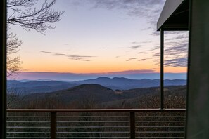 Ferienhaus, Mehrere Betten, Terrasse, Bergblick (Sunrise Summit) | Innenbereich