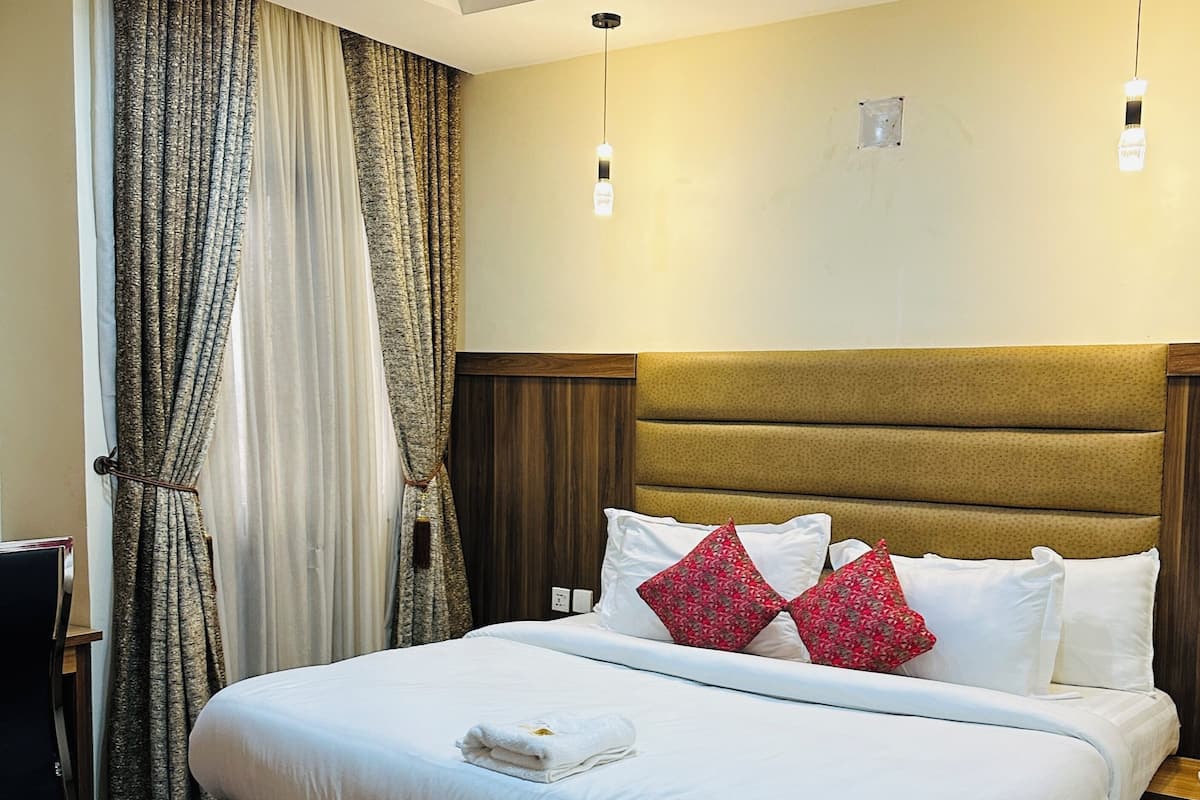 Deluxe Single Room, City View | Premium bedding, down comforters, memory foam beds, desk