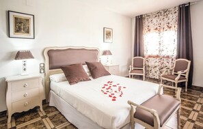 4 dormitorios, tabla de planchar con plancha, wifi y ropa de cama