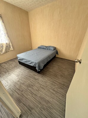 2 soverom og sengetøy