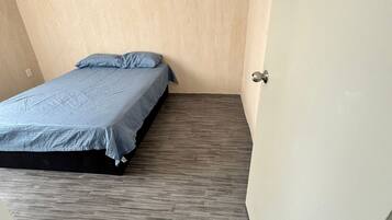 2 soverom og sengetøy