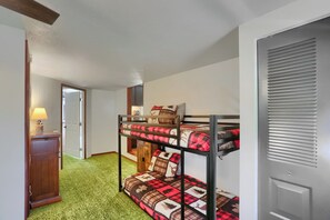 2 室のベッドルーム、WiFi (無料)、ベッドシーツ