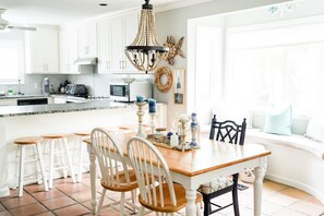 Dining - Summer Special | Steps to Beach & Restaurants (St Simons Island)