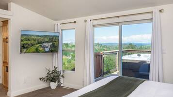 3 bedrooms, iron/ironing board, travel crib, free WiFi