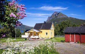 Exterior - Cottage with spectacular views (Ballangen)