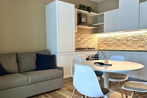 Dining - P040 - Porto Recanati, new studio apartment facing the sea (Porto Recanati)