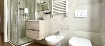 A39 - Ancona, comfortable three-room apartment in the historic center