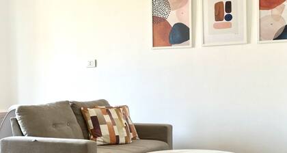 A39 - Ancona, comfortable three-room apartment in the historic center