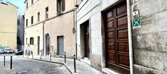 A39 - Ancona, comfortable three-room apartment in the historic center