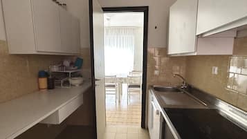 Fridge, oven, dishwasher