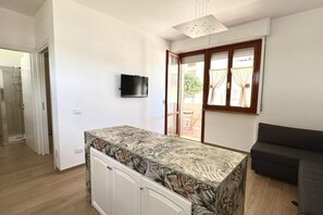 TV - SE106 - Senigallia, new two-room apartment facing the sea (Cesano)
