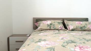 1 bedroom, WiFi, bed sheets