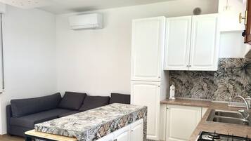 Fridge, oven, dishwasher