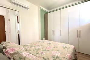 1 bedroom, WiFi, bed sheets - SE106 - Senigallia, new two-room apartment facing the sea (Cesano)