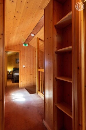 5 bedrooms, iron/ironing board, travel crib, free WiFi - CHALET LAPIERRE - COURCHEVEL (COURCHEVEL)