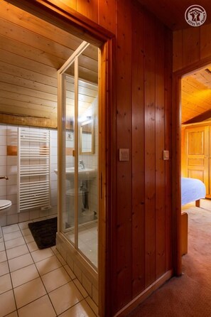 Shower, hair dryer - CHALET LAPIERRE - COURCHEVEL (COURCHEVEL)