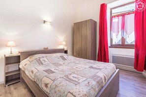 1 bedroom, iron/ironing board, free WiFi