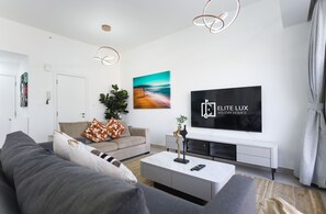 Room - Elite LUX Holiday Homes - Beachside Haven Stylish 1 BHK in JBR Dubai (Dubai)