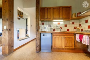 Fridge, microwave, oven, stovetop - LES ZEBOINS 1 - SAINT NICOLAS LA CHAPELLE (SAINT NICOLAS LA CHAPELLE)