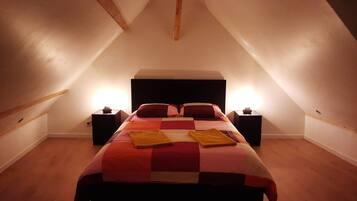 2 slaapkamers, een strijkplank/strijkijzer, gratis wifi, beddengoed