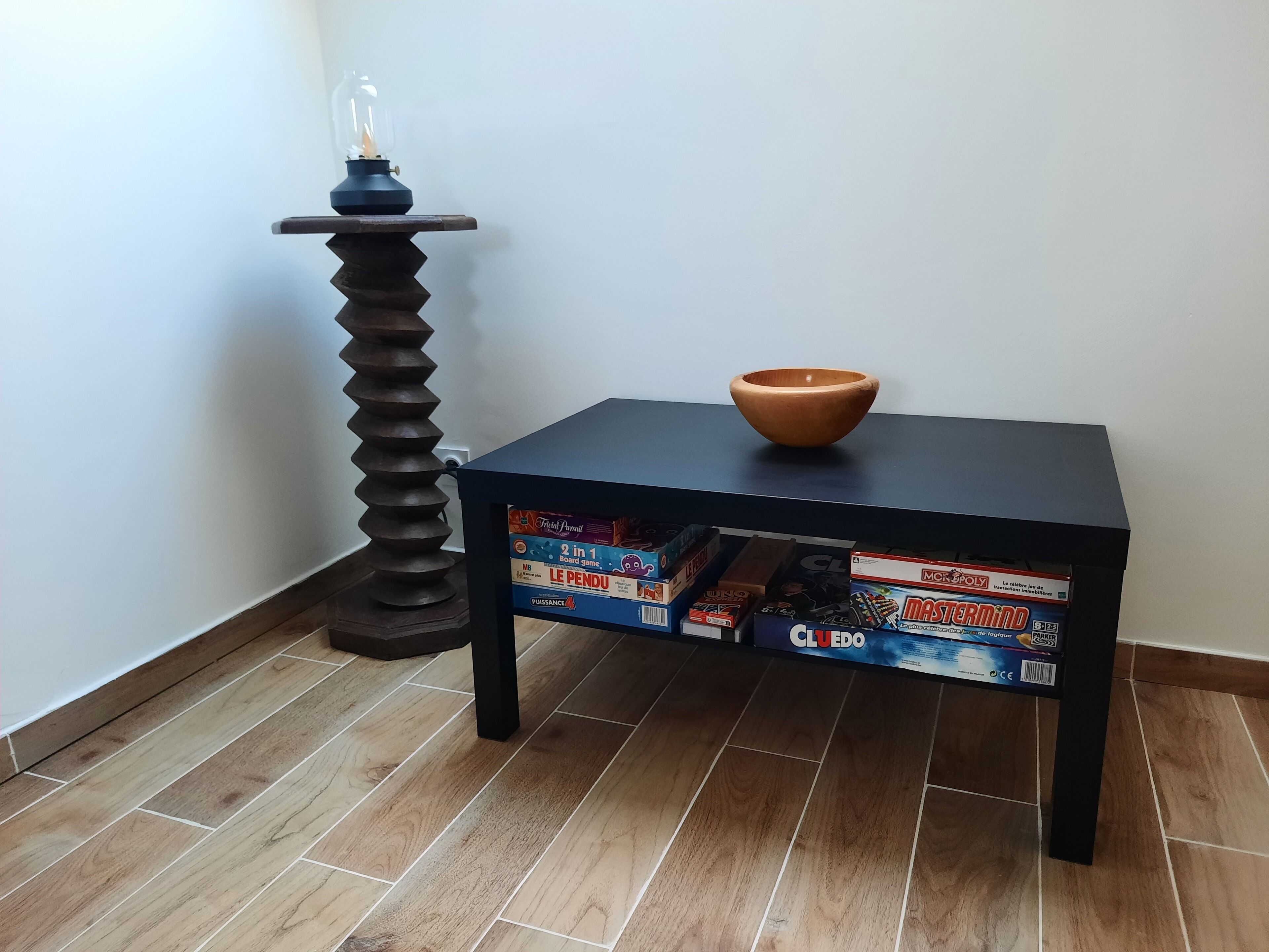 Table basse avec jeux de société