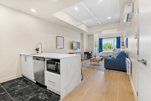 Private kitchen - Namaste Suites (Montreal)